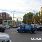 В Энгельсе на оживленном перекрестке произошло ДТП