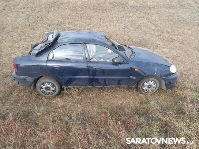В Новоузенском районе перевернулась иномарка В Новоузенском районе перевернулась иномарка