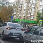 «14-я» и Renault создали пробку на Вольской в Саратове