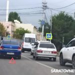 Маршрутка столкнулась с иномаркой на Емлютина в Саратове