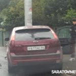 На Стрелке в Саратове Ford влетел в столб На Стрелке в Саратове Ford влетел в столб
