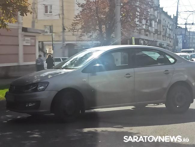 ДТП у стадиона «Локомотив» в Саратове парализовало Аткарскую ДТП у стадиона «Локомотив» в Саратове парализовало Аткарскую