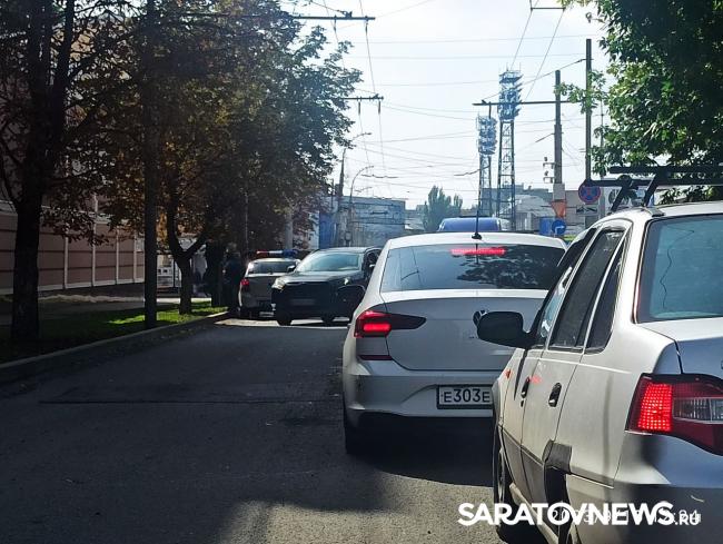 ДТП у стадиона «Локомотив» в Саратове парализовало Аткарскую ДТП у стадиона «Локомотив» в Саратове парализовало Аткарскую