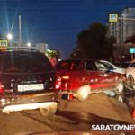Две «Лады» создали длинную пробку на Тархова в Саратове