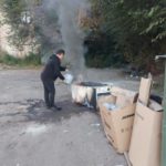 Житель Энгельса устроил пожар, обжигая холодильник на металл