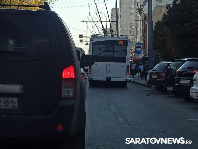 Транспортный коллапс на Московской в Саратове: не ходят четыре троллейбусных маршрута Транспортный коллапс на Московской в Саратове: не ходят четыре троллейбусных маршрута
