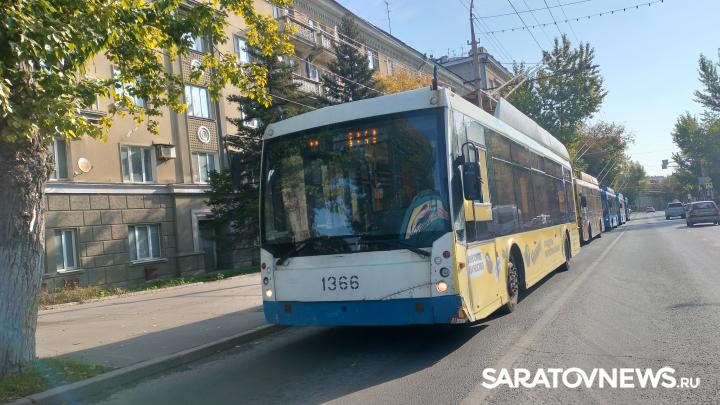 В Саратове встали троллейбусы из-за аварии энгельсского автобуса В Саратове встали троллейбусы из-за аварии энгельсского автобуса