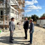 После жалобы губернатору в доме для переселенцев появились балконы