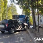 В Саратове перевернулся мусоровоз: двое в больнице В Саратове перевернулся мусоровоз: двое в больнице