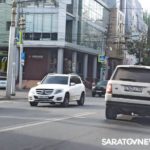 Mercedes и «Лада» создали пробку на Чапаева в Саратове Mercedes и «Лада» создали пробку на Чапаева в Саратове