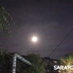 Ночью саратовцы наблюдали совместное путешествие Луны и Юпитера