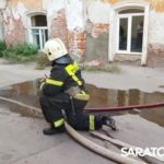 В Саратове горит памятник архитектуры на Яблочкова | ВИДЕО