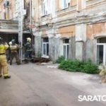 В Саратове горит памятник архитектуры на Яблочкова | ВИДЕО