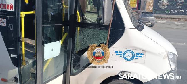 На Радищева в Саратове маршрутка сбила пешехода На Радищева в Саратове маршрутка сбила пешехода