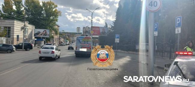 На Радищева в Саратове маршрутка сбила пешехода На Радищева в Саратове маршрутка сбила пешехода