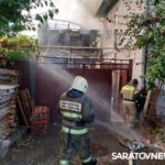 Два дома горят на Посадского в Саратове