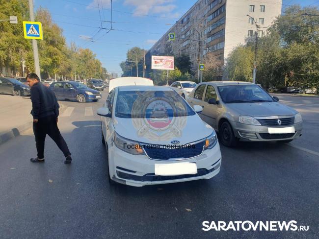 На Улешах в Саратове иномарка сбила женщину На Улешах в Саратове иномарка сбила женщину