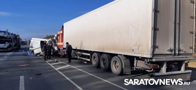 Водитель «ГАЗели» погиб в ДТП с грузовиком в Вольском районе Водитель «ГАЗели» погиб в ДТП с грузовиком в Вольском районе