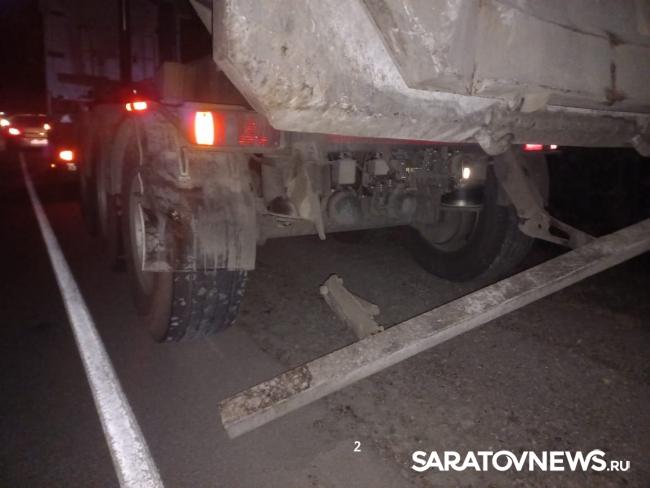 В массовом ДТП с грузовиками в Балаковском районе загорелся «КамАЗ» В массовом ДТП с грузовиками в Балаковском районе загорелся «КамАЗ»