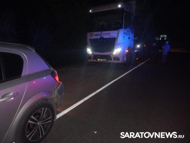 В массовом ДТП с грузовиками в Балаковском районе загорелся «КамАЗ» В массовом ДТП с грузовиками в Балаковском районе загорелся «КамАЗ»