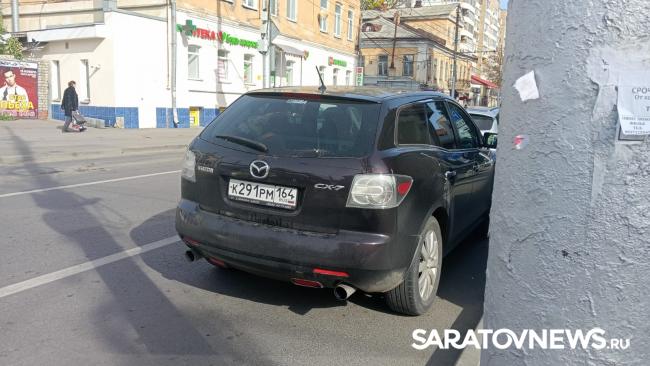 В Саратове на перекрестке Московской и Чернышевского произошло ДТП В Саратове на перекрестке Московской и Чернышевского произошло ДТП
