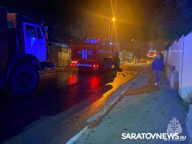 В Вольске пожарные вывели их из задымленной квартиры четверых пенсионеров В Вольске пожарные вывели их из задымленной квартиры четверых пенсионеров