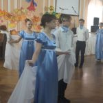 В центре Саратова танцевали вальс и полонез