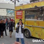 У Крытого рынка саратовцы участвовали в кулинарном шоу «Повара на колесах» У Крытого рынка саратовцы участвовали в кулинарном шоу «Повара на колесах»