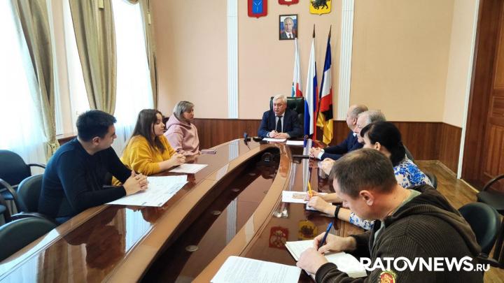 Дмитрий Плеханов: Не снимаю с контроля вопросы, связанные с запуском тепла в многоквартирных домах Энгельсского района Дмитрий Плеханов: Не снимаю с контроля вопросы, связанные с запуском тепла в многоквартирных домах Энгельсского района