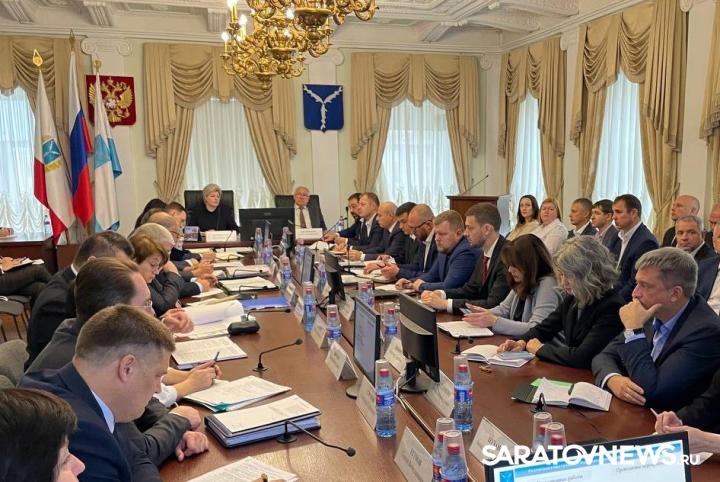 В администрации подвели итоги работ по пуску тепла в многоквартирные дома Саратова В администрации подвели итоги работ по пуску тепла в многоквартирные дома Саратова