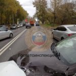 В массовом ДТП в Заводском районе Саратова пострадал молодой водитель