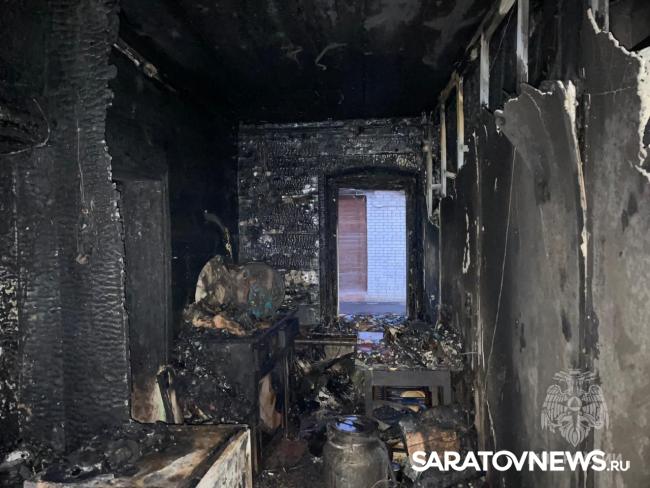На ночном пожаре в Саратове погиб мужчина На ночном пожаре в Саратове погиб мужчина