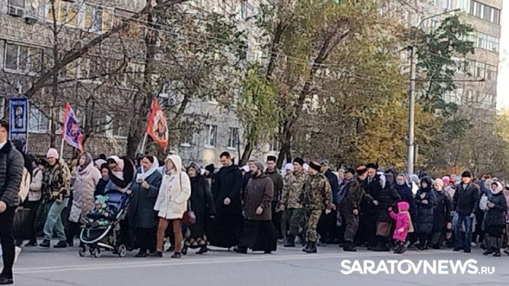 В Саратове начался крестный ход В Саратове начался крестный ход