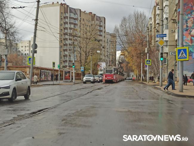 В Саратове парализовано движение трамваев у Детского парка В Саратове парализовано движение трамваев у Детского парка