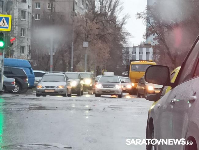 В Саратове парализовано движение трамваев у Детского парка В Саратове парализовано движение трамваев у Детского парка