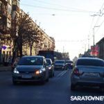 В Саратове на улице Чапаева легковушка столкнуласть с автобусом