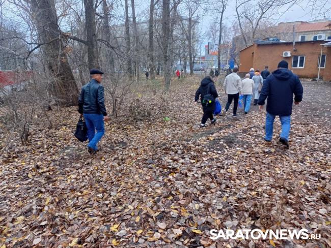 За утро в Саратове трижды останавливались трамваи № 3 из-за поломки За утро в Саратове трижды останавливались трамваи № 3 из-за поломки