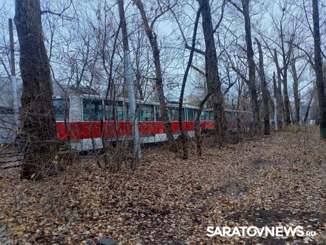 За утро в Саратове трижды останавливались трамваи № 3 из-за поломки За утро в Саратове трижды останавливались трамваи № 3 из-за поломки
