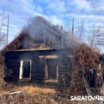 Спас и уехал: в Энгельсе автомобилист вытащил из огня хозяина дома