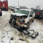 На Кумысной поляне в Саратове лоб в лоб столкнулись две иномарки