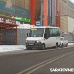 У ТЦ «Город» в Саратове «Лада» врезалась в маршрутку