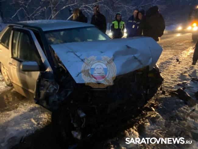 У саратовского лагеря «Березка» в ДТП с иномарками пострадали оба водителя У саратовского лагеря «Березка» в ДТП с иномарками пострадали оба водителя