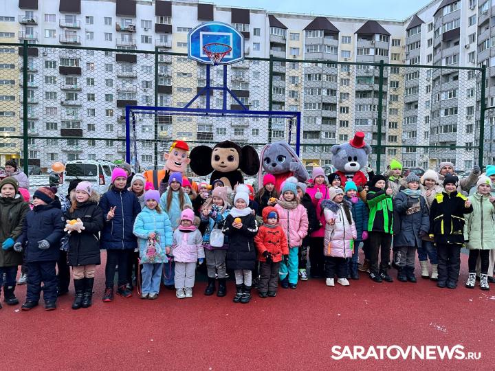 «Т Плюс» установила в микрорайоне «3Г» спортплощадку «Т Плюс» установила в микрорайоне «3Г» спортплощадку