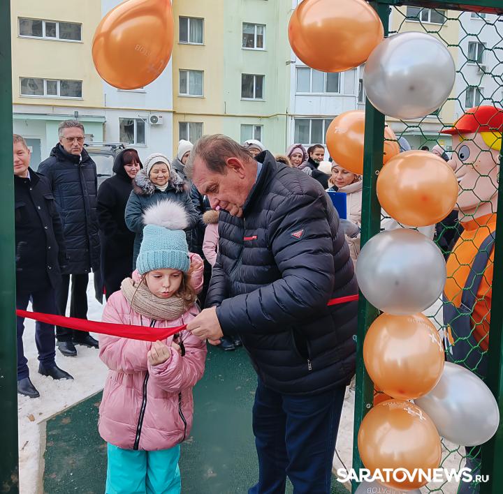 «Т Плюс» установила в микрорайоне «3Г» спортплощадку «Т Плюс» установила в микрорайоне «3Г» спортплощадку