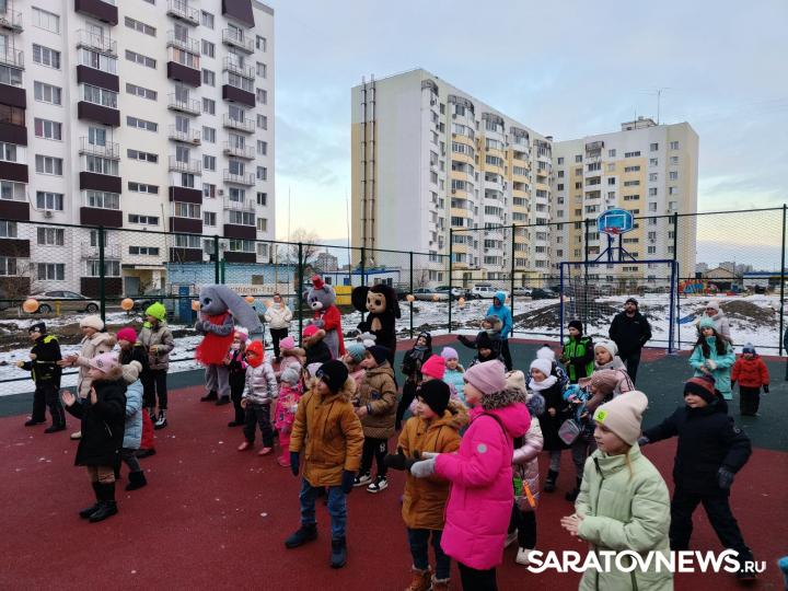 «Т Плюс» установила в микрорайоне «3Г» спортплощадку «Т Плюс» установила в микрорайоне «3Г» спортплощадку