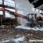 В Заводском районе Саратова горел экскаватор