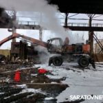 В Заводском районе Саратова горел экскаватор