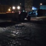 Коммунальные службы продолжали очищать Энгельс от снега и наледи