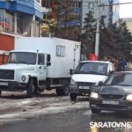 В Саратове по Вольской течет поток к юридической академии| ВИДЕО В Саратове по Вольской течет поток к юридической академии| ВИДЕО