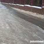 Коммунальная авария в Солнечном: дети пускают кораблики| ВИДЕО
